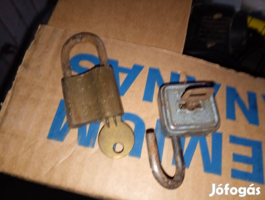 Retro Tuto Elzett lakat 2 db kulccsal együtt eladó 2000ft óbuda