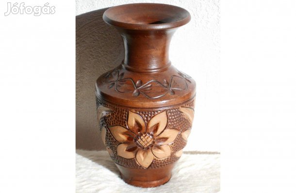 Retro, Erdélyből. Gyönyörű, Korondi váza, jelzett. 19 cm