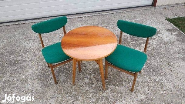 Retro * Cseresznye színű körasztal + 2 db párnázott székkel