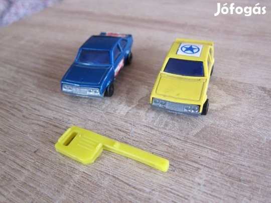 Retro - Régi - Ford Lendkerekes meghajtású 2db. indítókulcsos kisautó