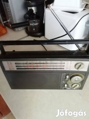 Retró, régi "táskarádió", asztali rádió sok csatornával