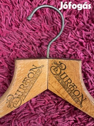 Retro, régi fa nadrágtartós, feliratos ruha fogas, vállfa!