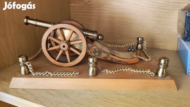 Retro ágyú az 1950-es évekből