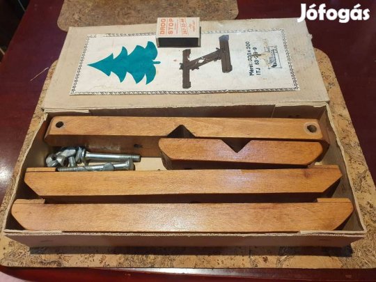 Retro állítható fa karácsonyfa talp dobozában ünnepi kellék szocreál