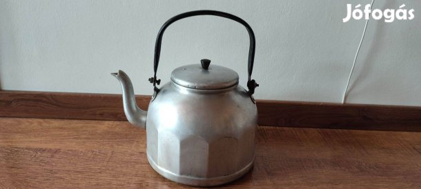 Retró alumínium teafőző