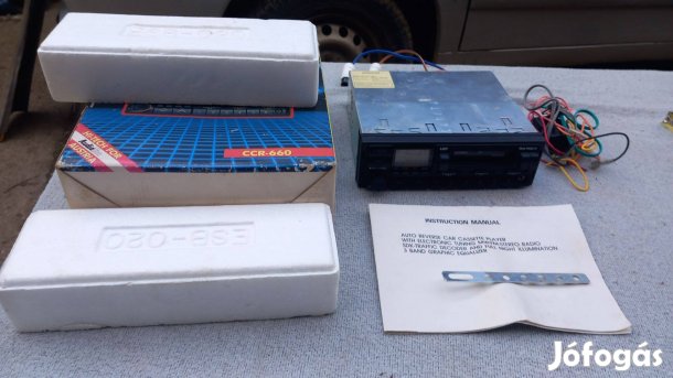 Retro audioton magnós rádió dobozában nem volt használva