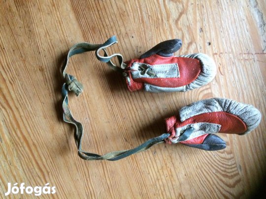 Retró autó visszapillantó dísz, játék boxkesztyű 2500 ft