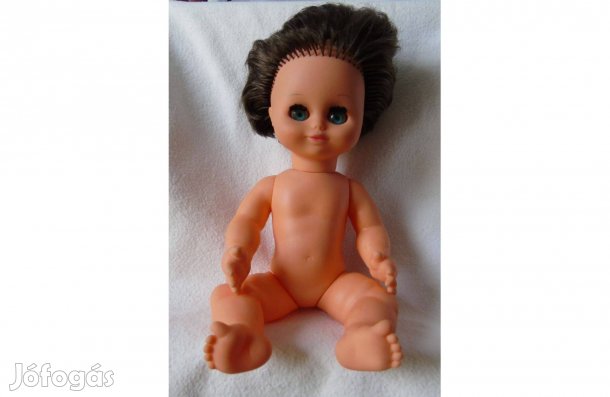 Retro barna hajú kék szemű alvó baba gyermekjáték