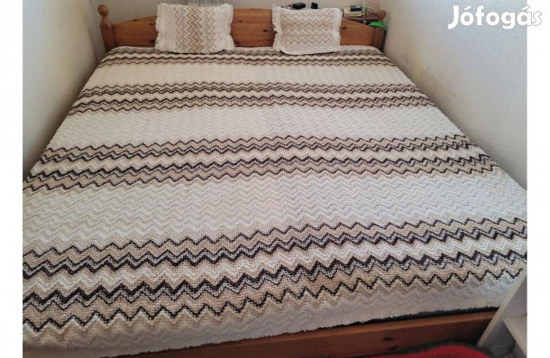Retró cikkcakk mintás ágytakaró 220 x 197 cm
