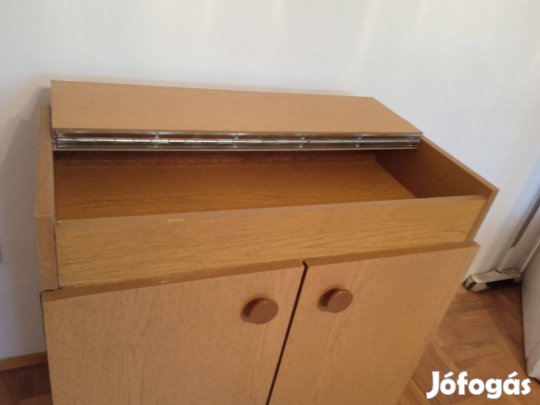 Retró cipos szekrény