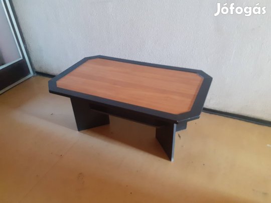 Retro dohányzó asztal 