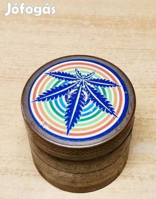 Retro élvezeticikk előkészítő daráló eszköz. Gyűjteménybe való darab