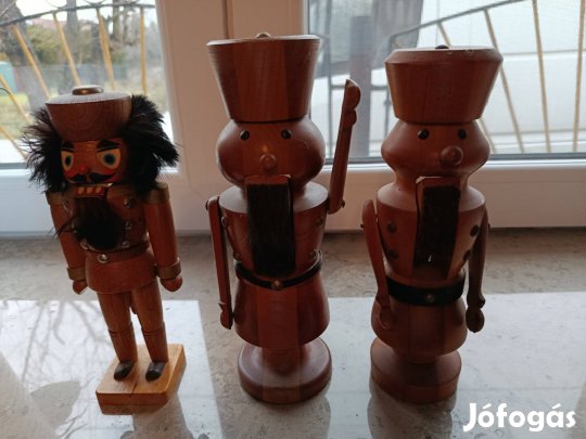 Retró fa diótörő és figura gyűjtemény (3 db) 