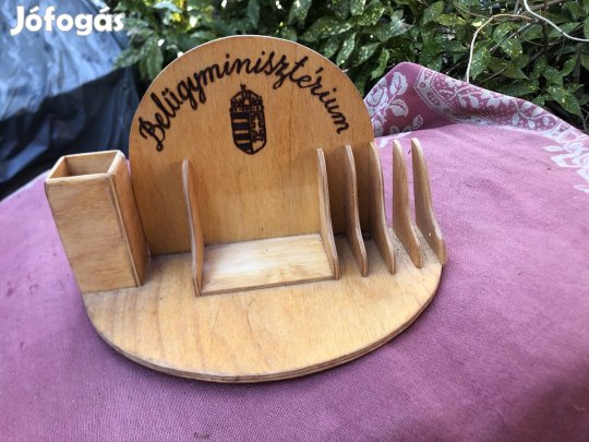 Retró fa irat és tolltartó 2500 Ft 