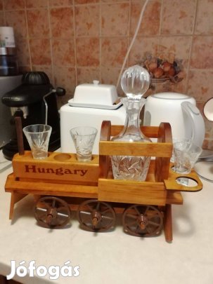 Retró fa mozdony, "működik" jubileumi pálinkás készlet tartó,nagyméret