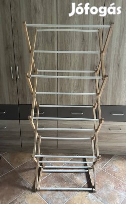 Retro fa ruhaszárító szép állapotban eladó Budán!  