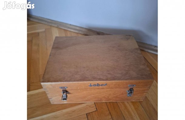 Retro faláda eladó