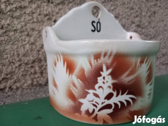 Retro fali sótartó