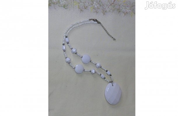 Retro fehér bizsu nyaklánc