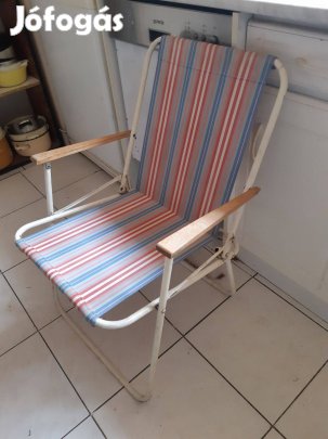 Retro fehér összecsukható kemping szék