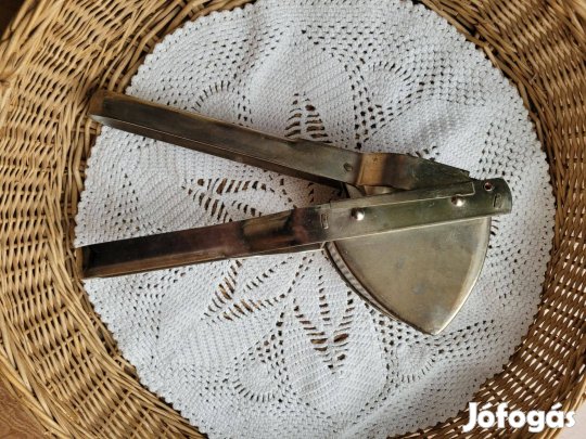 Retró fém burgonya nyomó