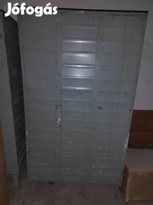 Retro fém öltözőszekrények