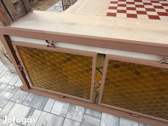 Retro fém teraszkorlát katedrál üveggel