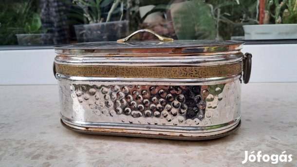 Retro fémdoboz