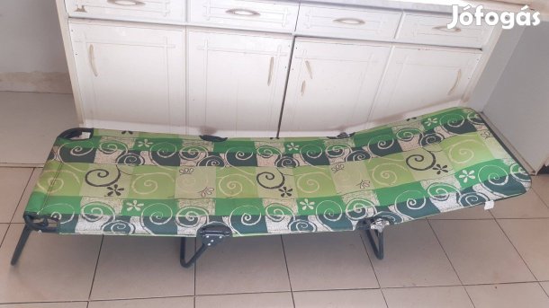 Retro fémvázas sötét összecsukható kempingágy napozóágy