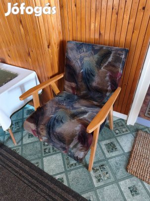 Retró fotel lábtartóval 70-es évek, fa karfa, 2 db