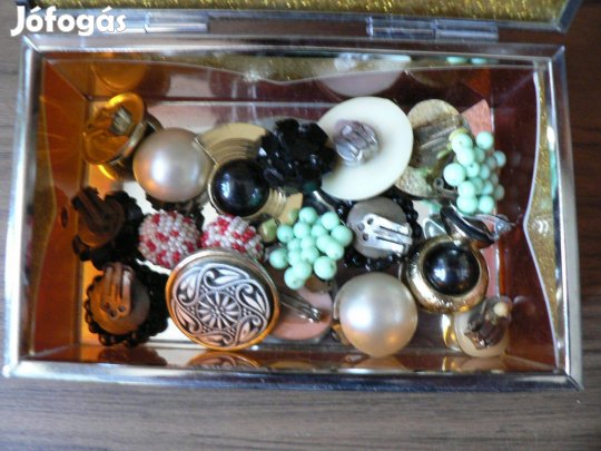 Retro fülklipszek kb 10-12 pár tartóval együtt