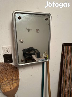 Retro fürdőszobai tükrös szekrény