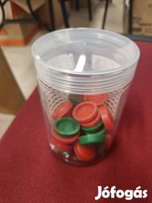 Retro gombfoci eladó. 2 csapat, kapukkal, labdával.