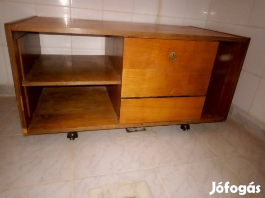 Retro gurulós bárszekrényes dohányzóasztal 104x58cm