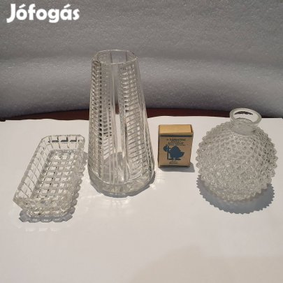 Retro hibátlan szocreál üveg vázák és egy hogyishívják dekoráció