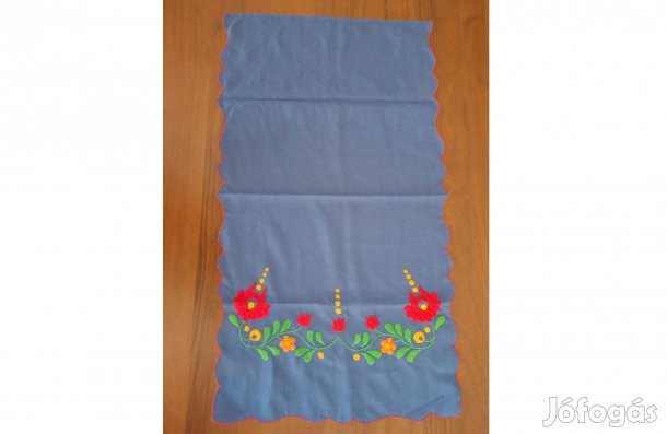 Retró hímzett terítő. 62x35 cm