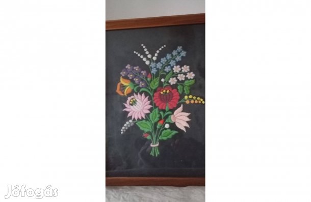 Retró hímzett virágos falikép