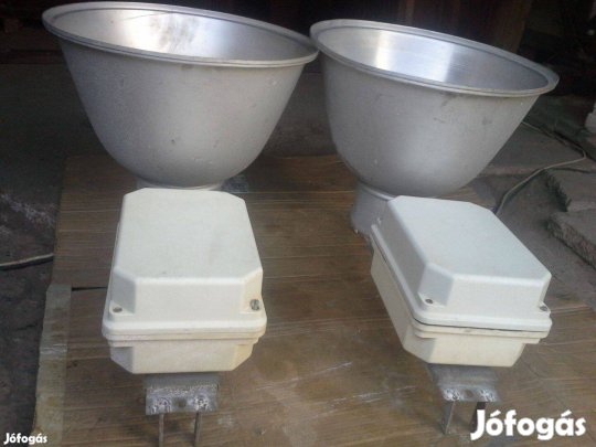 Retro ipari csarnoklámpa csarnok világító lámpa kültéri világító eladó