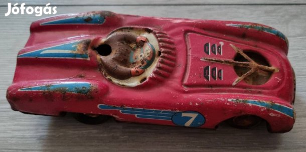 Retró játék lendkerekes autó