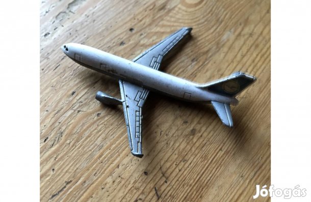 Retró játék repülő , tömör fém 5000 Ft :Lenti