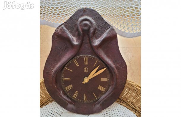 Retró jelzett bőr falióra