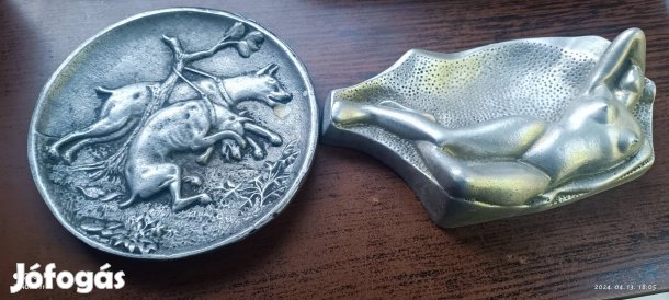 Retro jelzett újra divat aluminium, vadász és akt tálka.