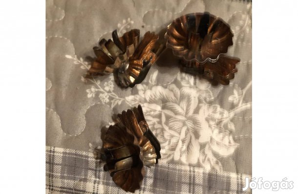 Retró karácsonyi csiptetős gyertyatartó egyben 1500 Ft