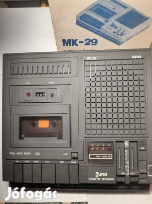 Retro kazettás magnetofon 1984-ből