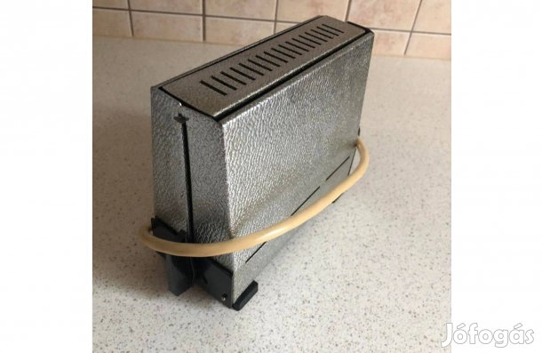 Retró kenyérpirító az NDK-ból