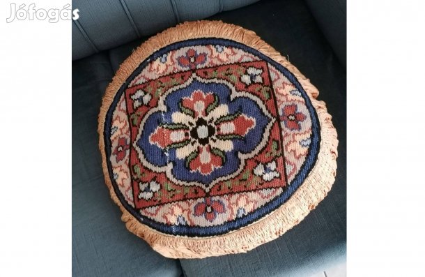Retro kerek párna eladó