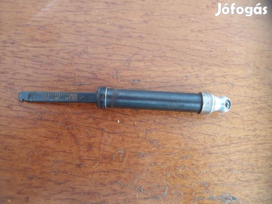 Retro keréknyomásmérő