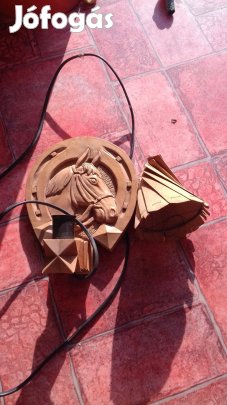 Retro kézzel faragott fa lovas fali lámpa