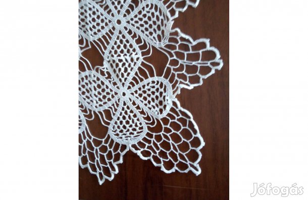 Retró kézzel horgolt pamutcsipke asztalterítő 110 x 110 cm