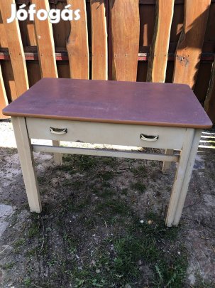 Retró kihúzható asztal, mosakodó asztal 30000 Ft 